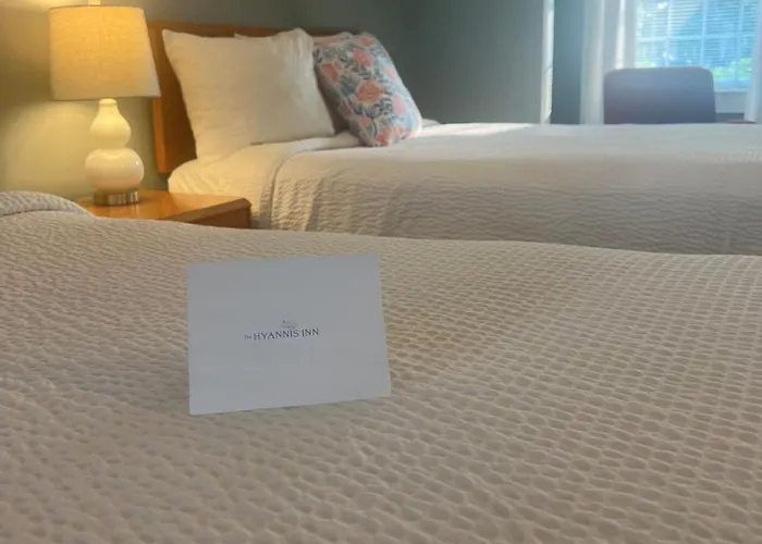 Hyannis Inn