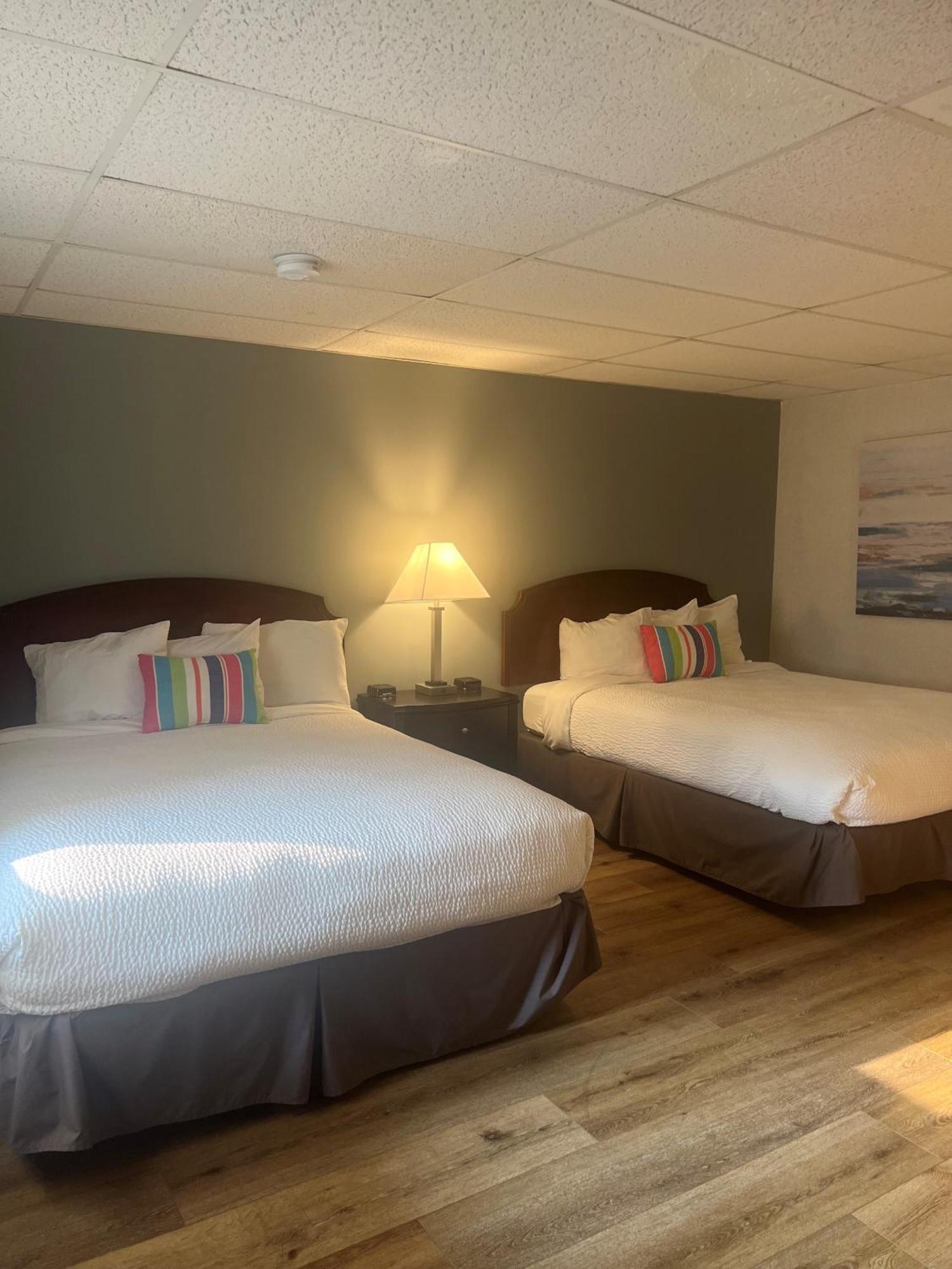 Hyannis Inn