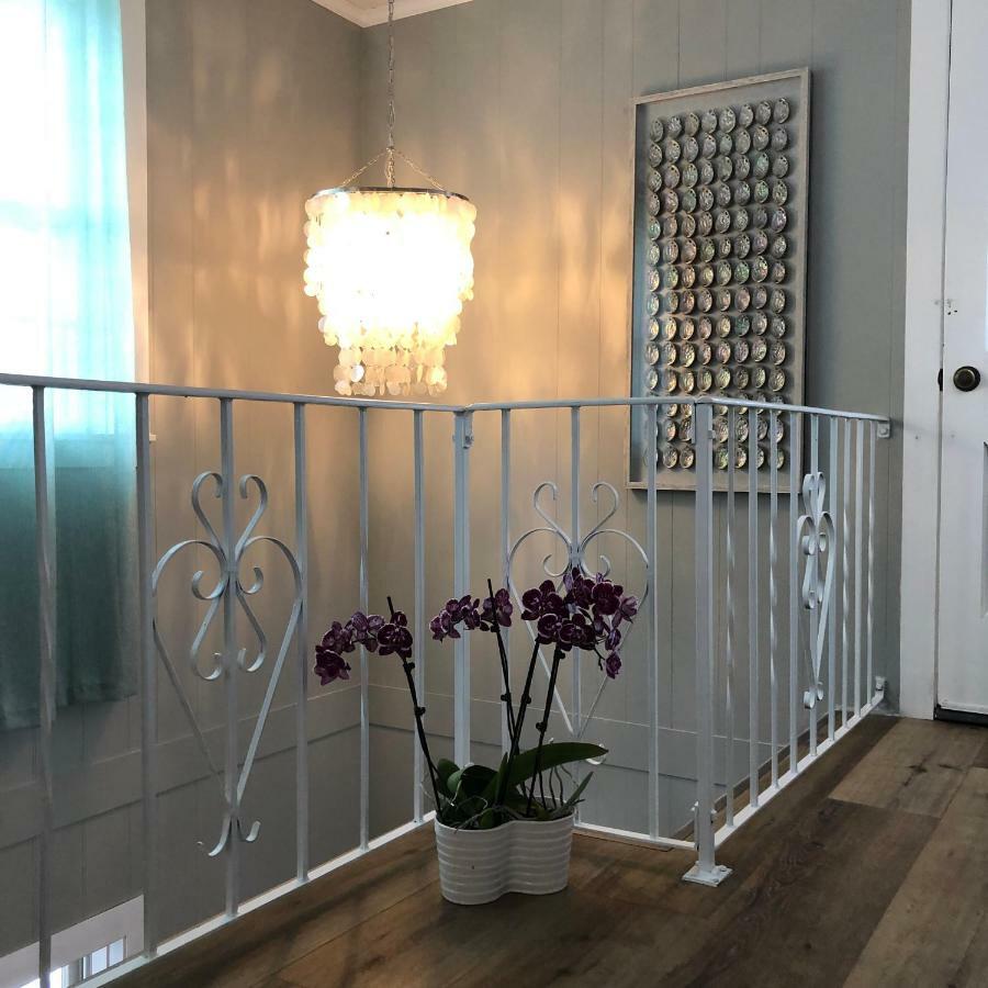Hyannis Inn 3*