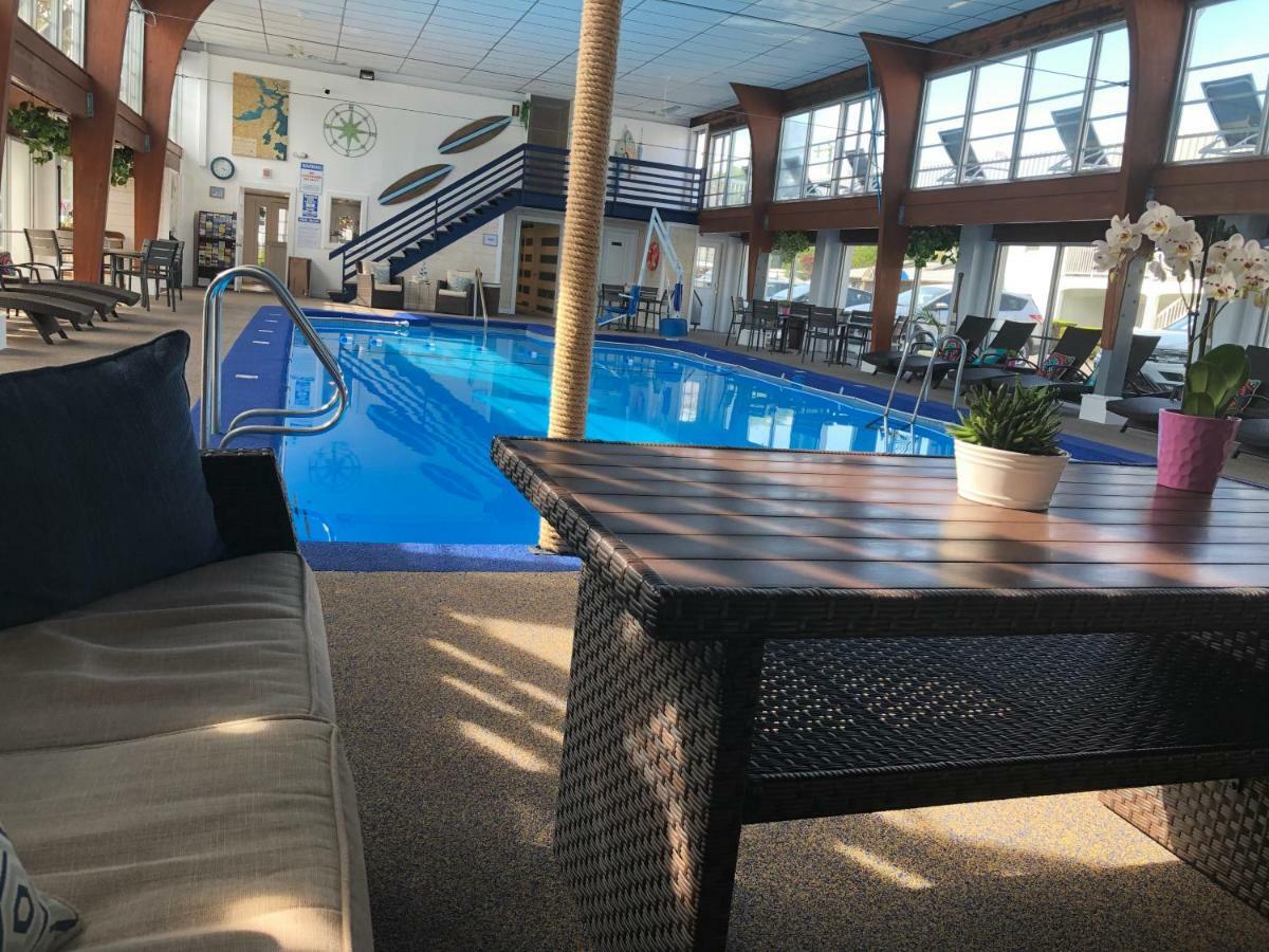 Hyannis Inn 3*