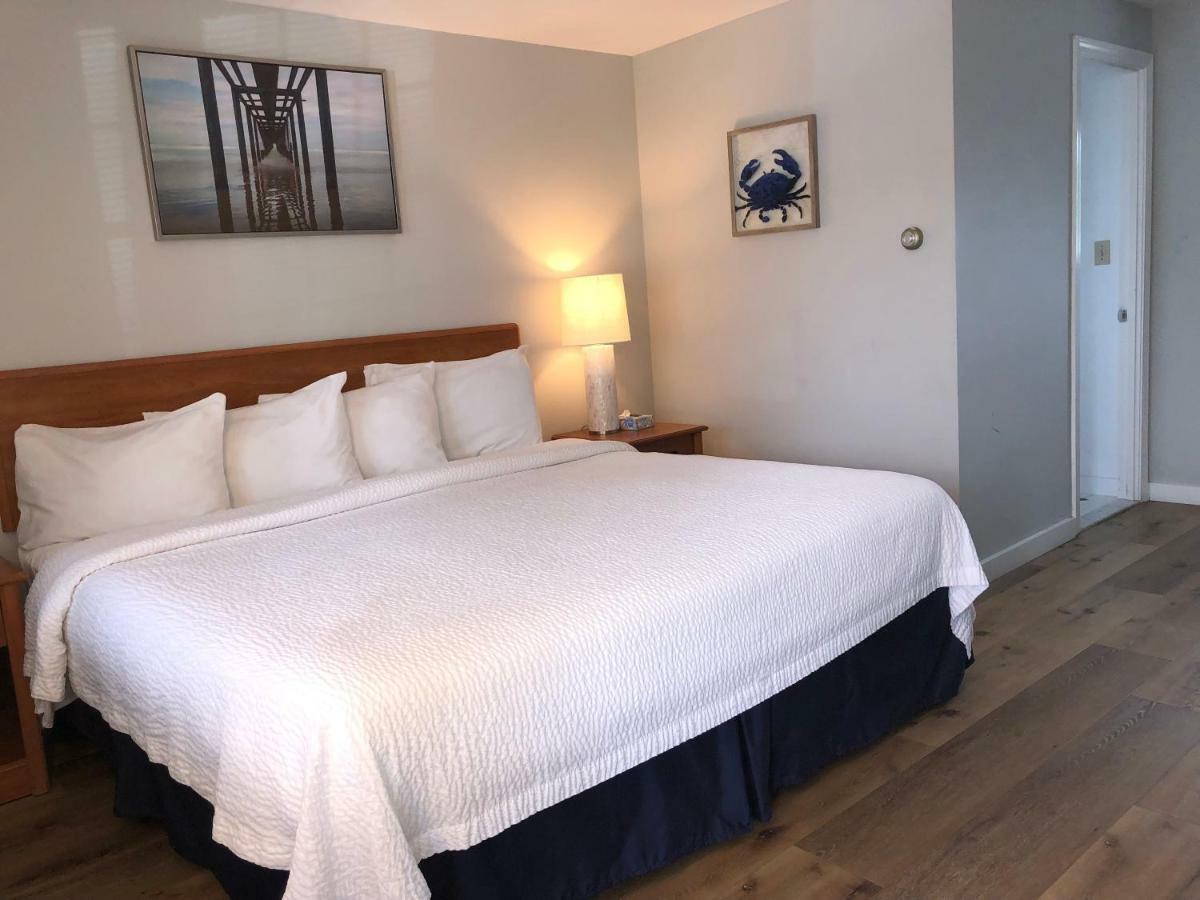Hyannis Inn Motel 3*