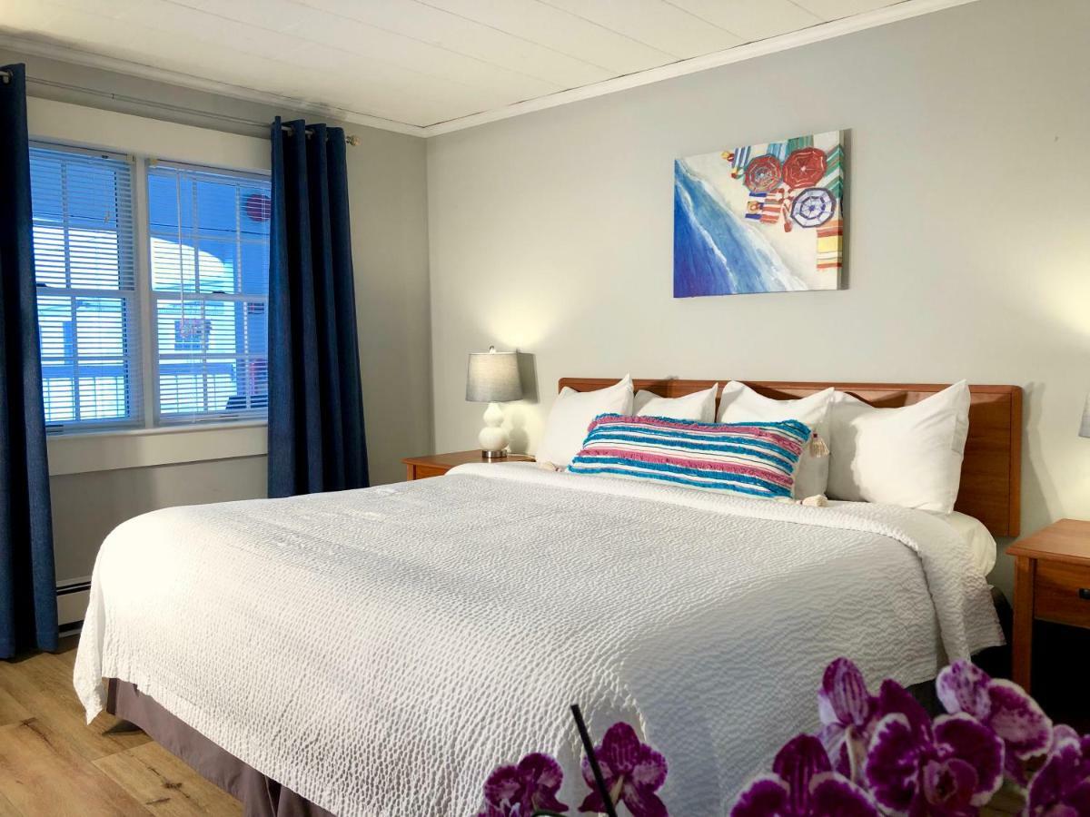 Hyannis Inn 3*