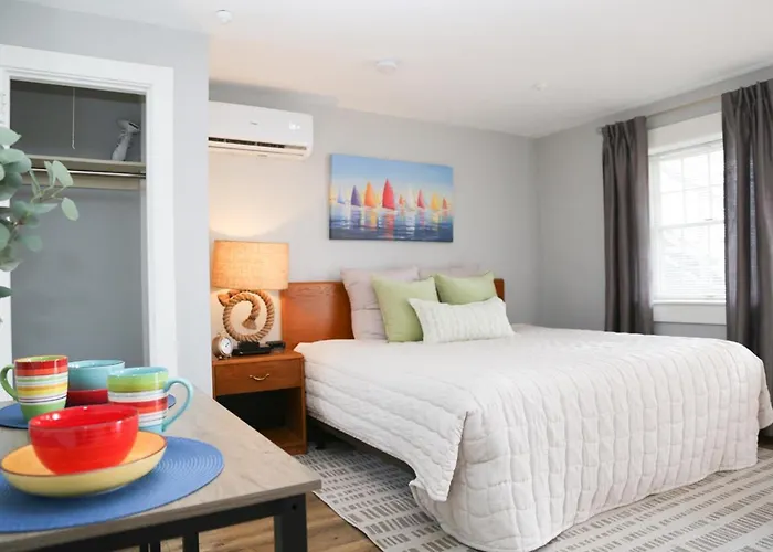 Hyannis Inn